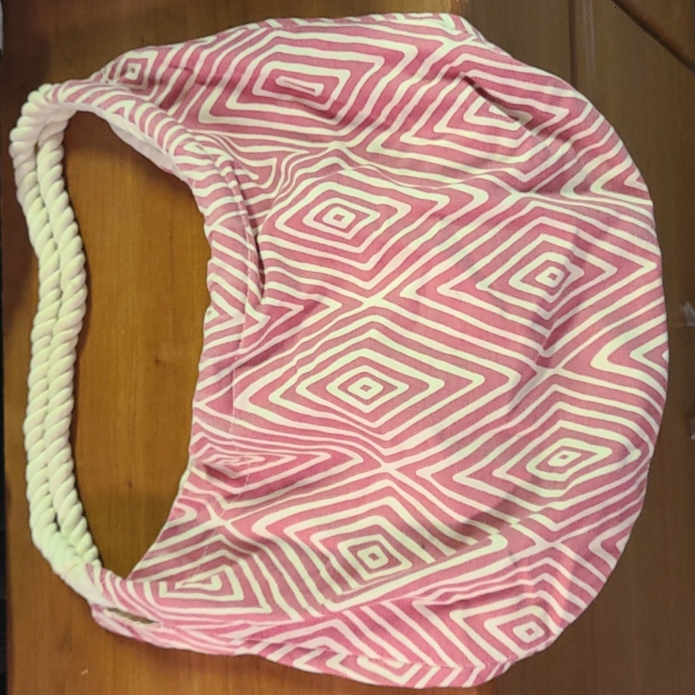 Geometric diamond pattern tote bag